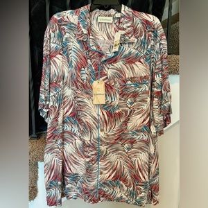 Mens BRAND NEW Size XL Short Sleeve Shirt.  #1529